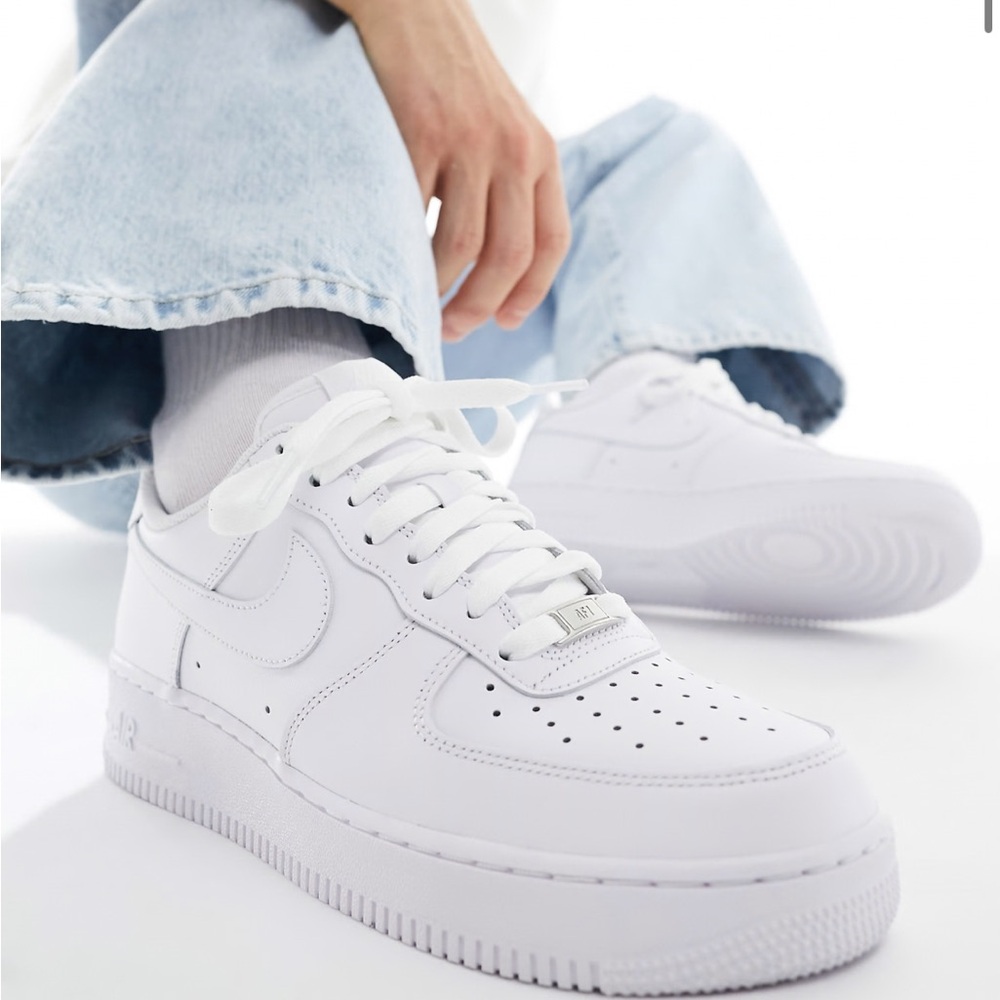 Womens 7.5 Airforce 1 Sneakers